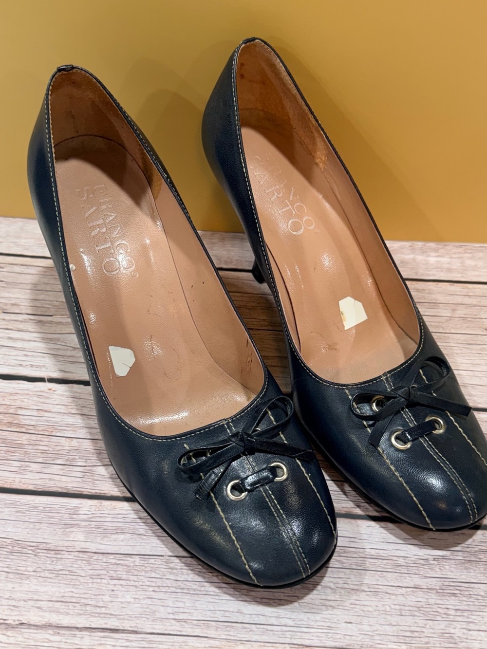 Franco Sarto Navy Leather Bow-Accent Pumps. Super comfortable.